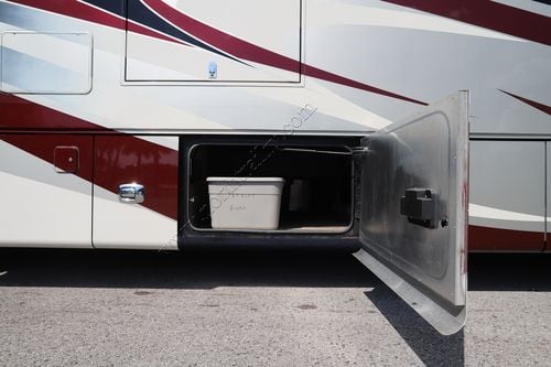 2018 Tiffin Motor Homes Phaeton 40AH