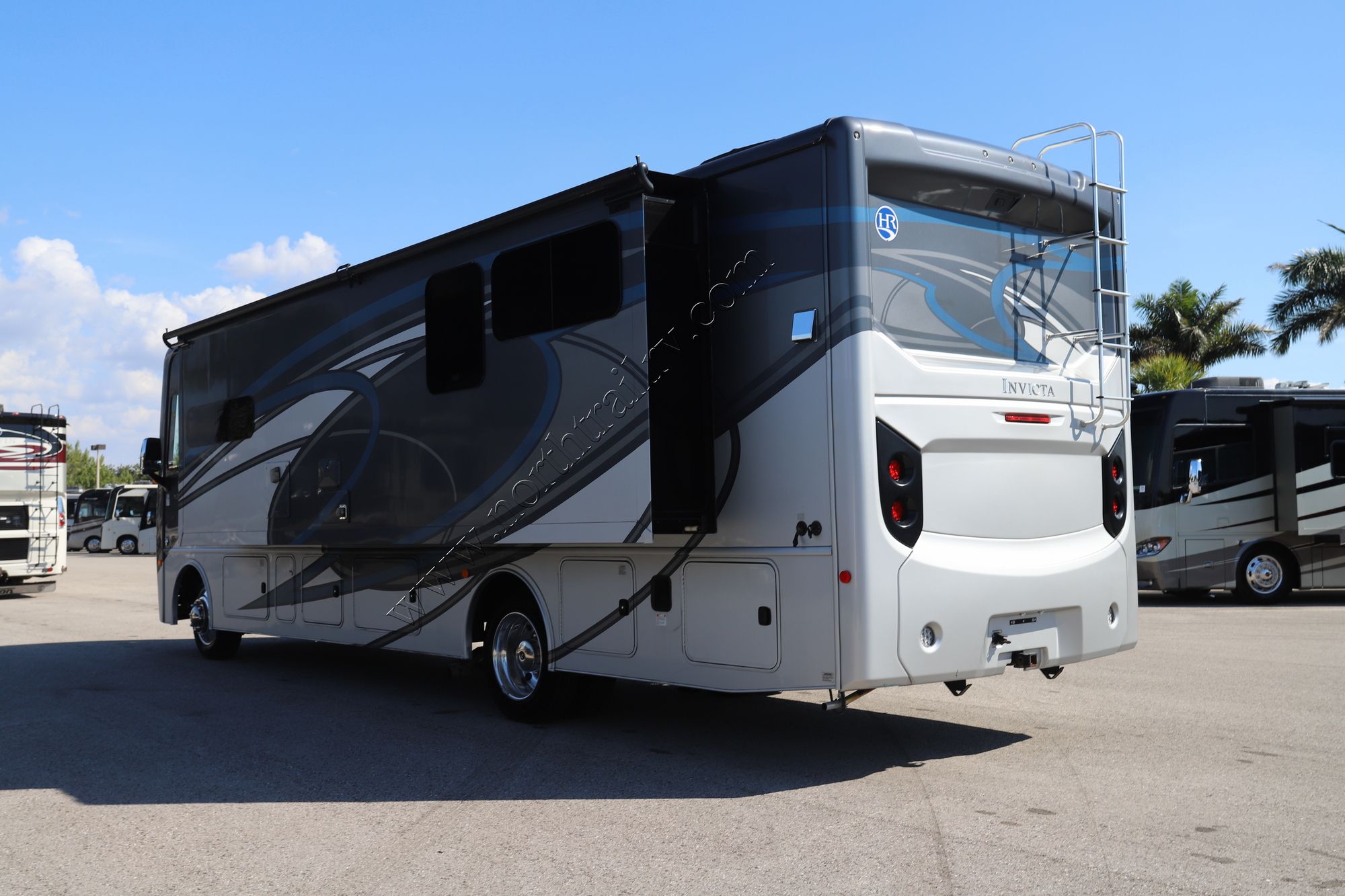 Used 2022 Holiday Rambler Invicta 32RW Class A  For Sale
