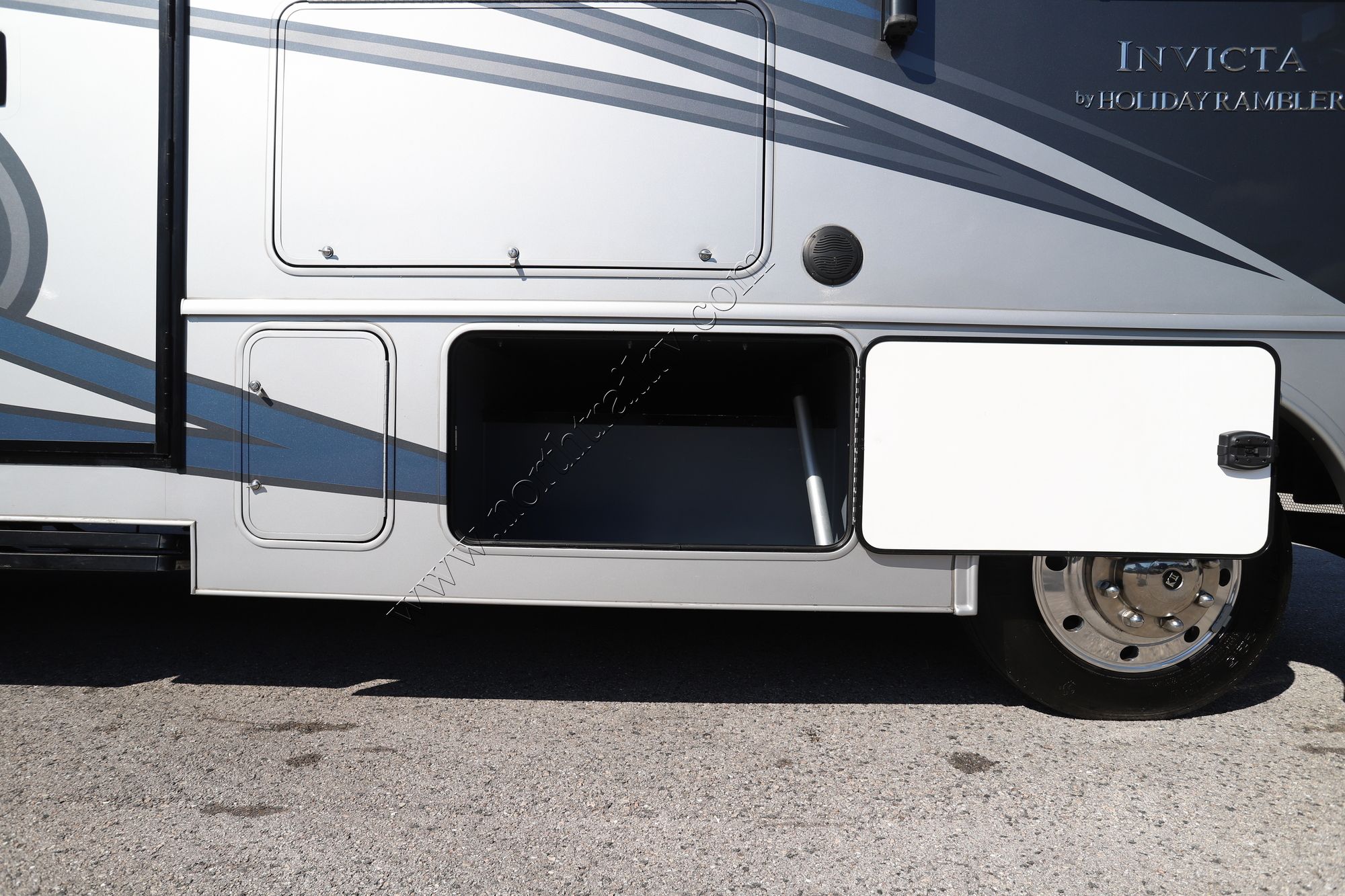 Used 2022 Holiday Rambler Invicta 32RW Class A  For Sale