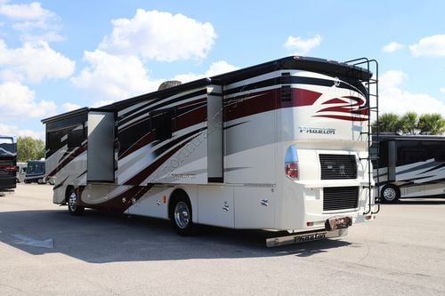 2018 Tiffin Motor Homes Phaeton 40AH