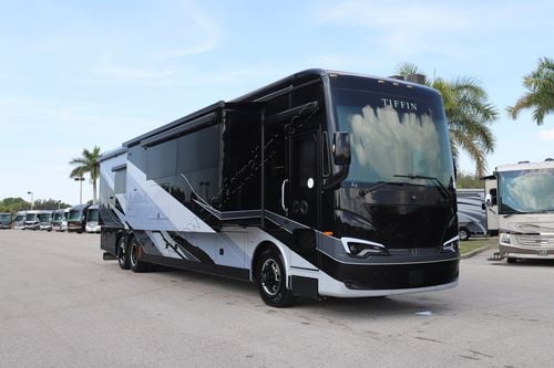 2026 Tiffin Motor Homes Allegro Bus 45BTP