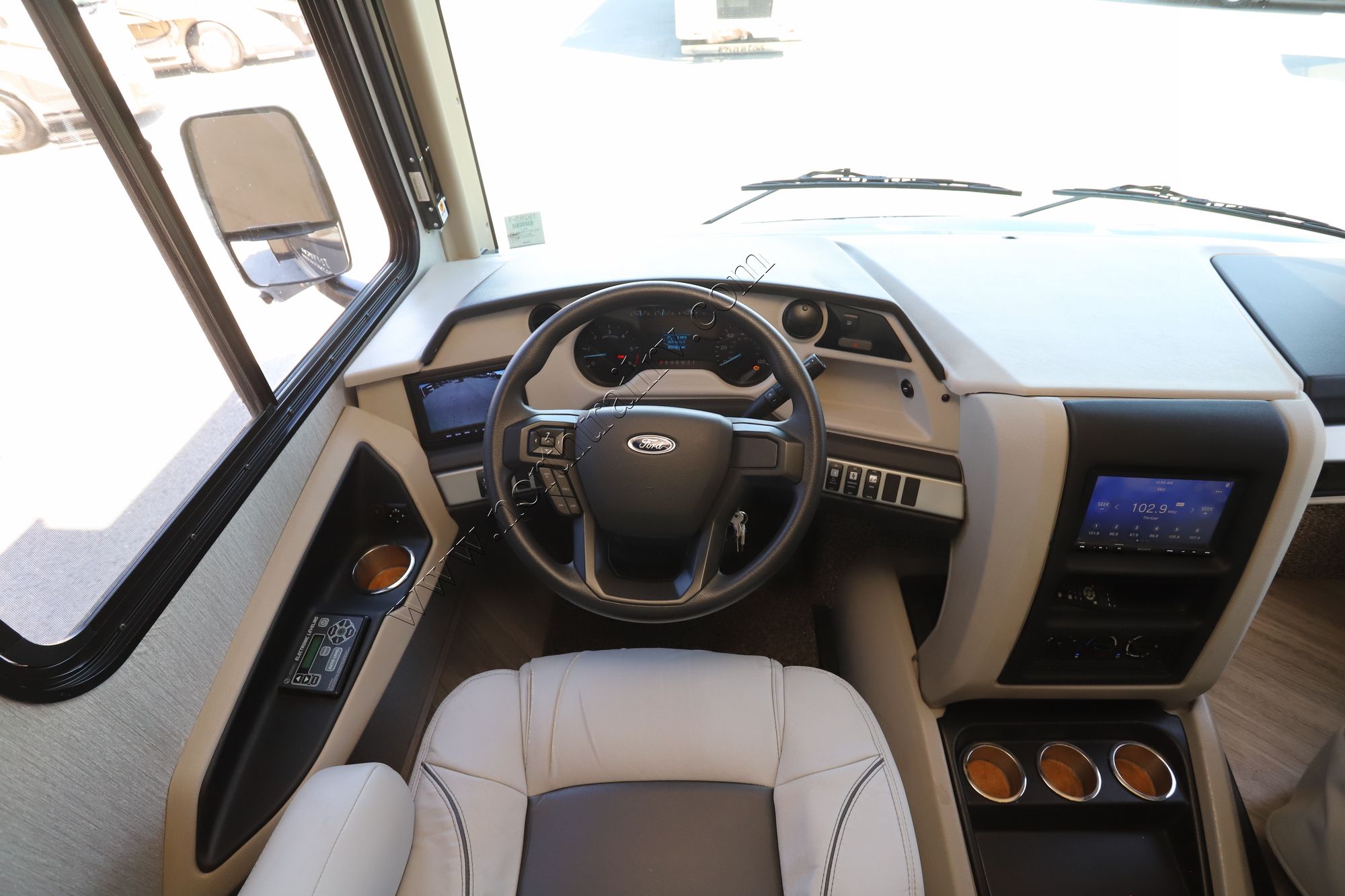 Used 2022 Holiday Rambler Invicta 32RW Class A  For Sale