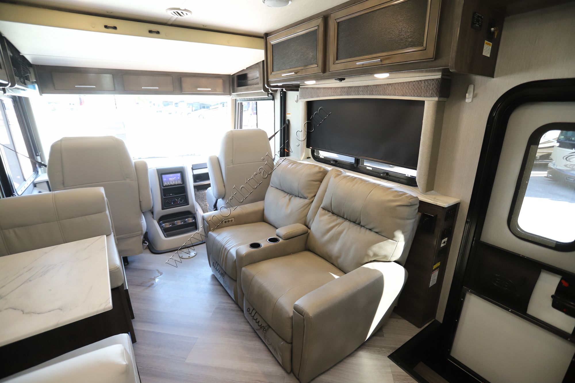 Used 2022 Holiday Rambler Invicta 32RW Class A  For Sale