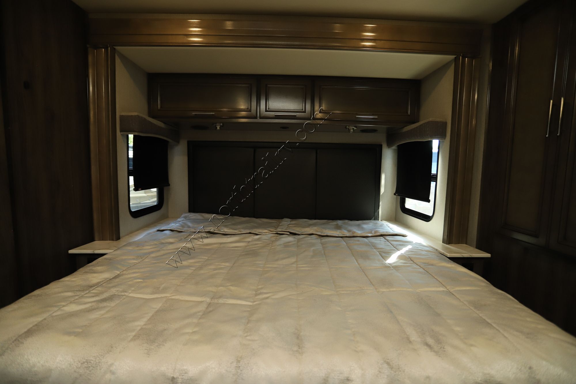 Used 2022 Holiday Rambler Invicta 32RW Class A  For Sale