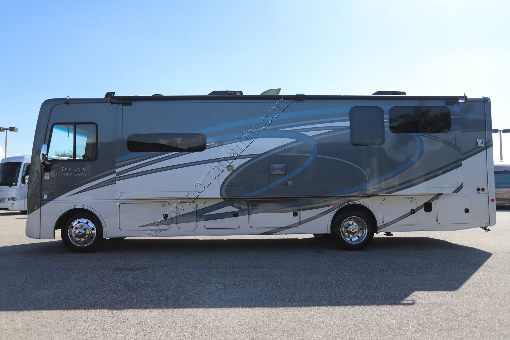 Used 2022 Holiday Rambler Invicta 32RW Class A  For Sale