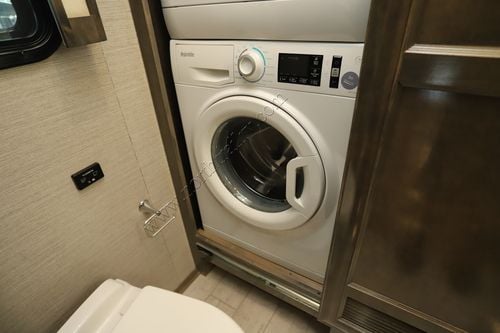 2022 Tiffin Motor Homes Phaeton 37BH