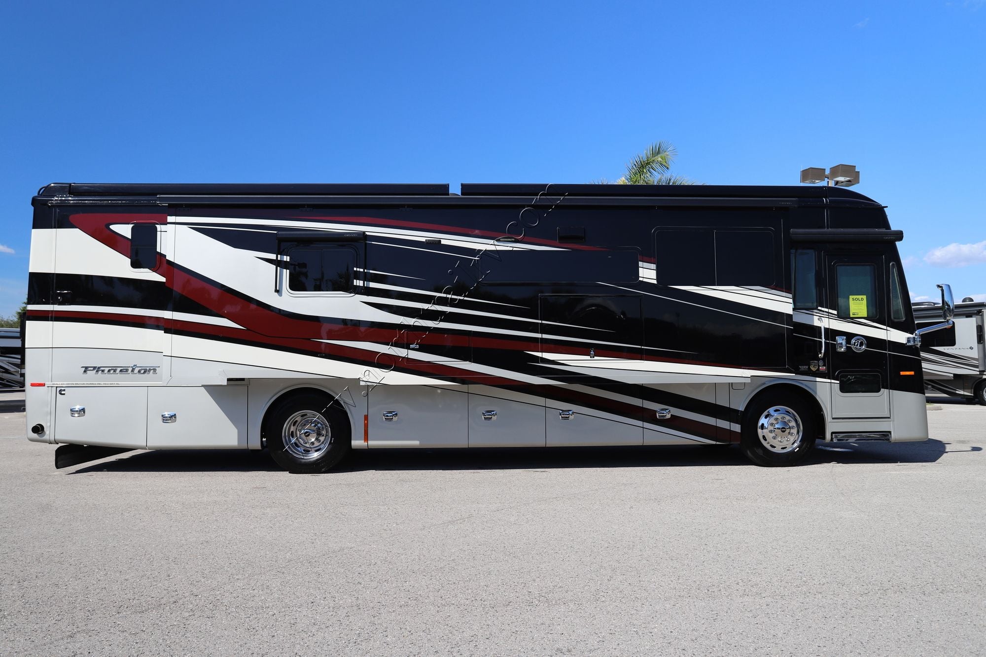 Used 2022 Tiffin Motor Homes Phaeton 37BH Class A  For Sale