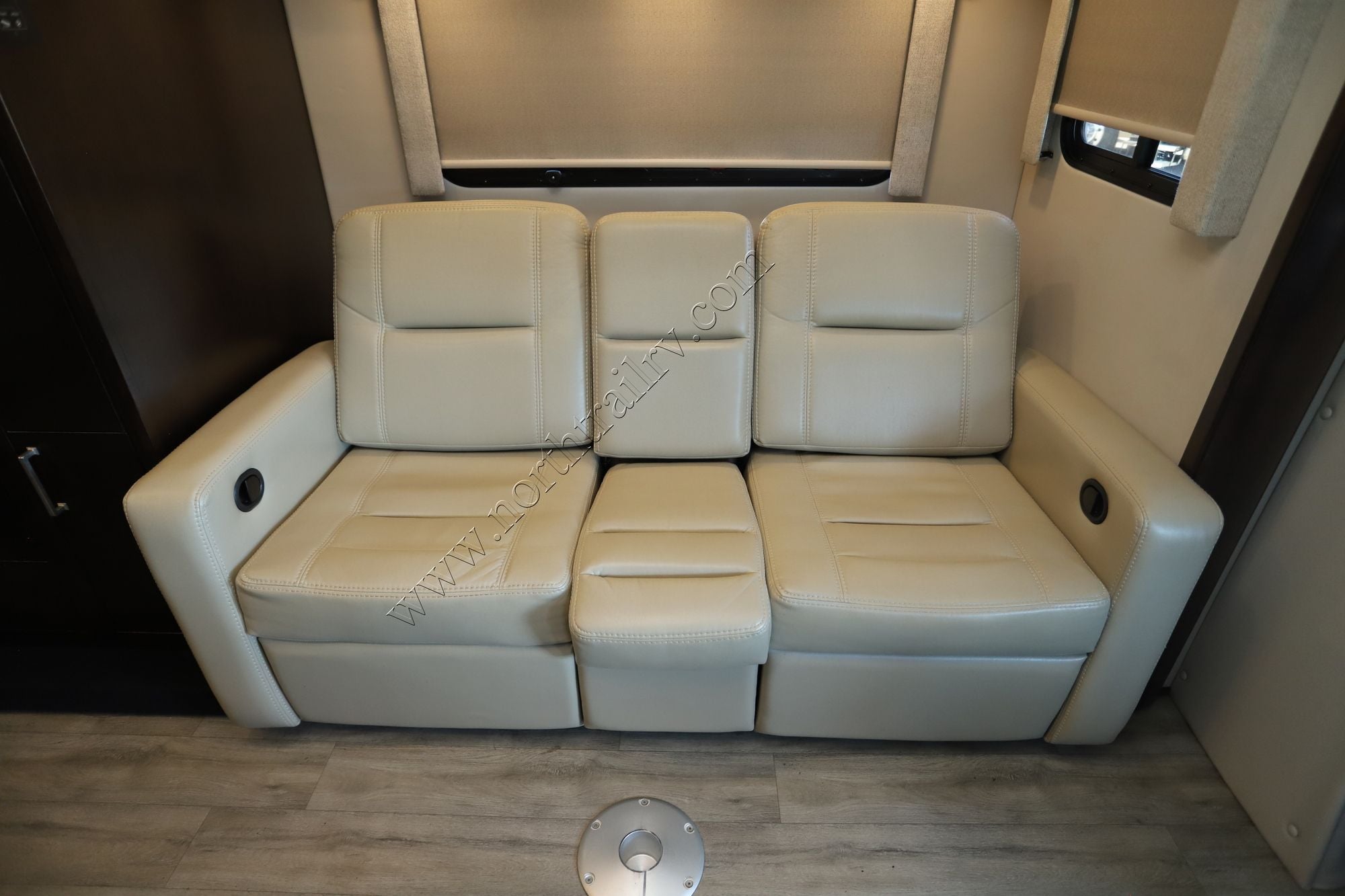 Used 2023 Renegade Rv Vienna 25FWC Class C  For Sale