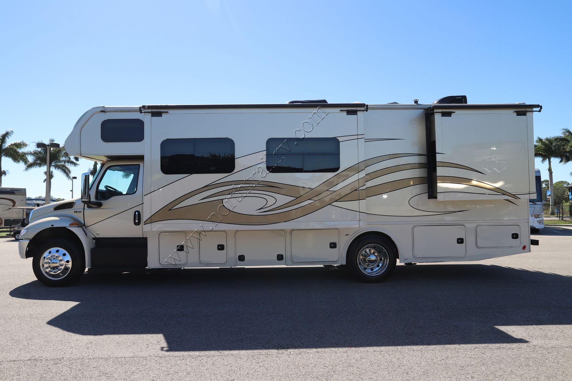 Used 2023 Nexus Wraith 32W Super C  For Sale