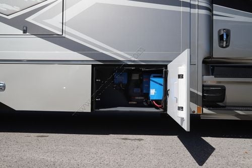 2025 Renegade Rv Explorer 38EMB