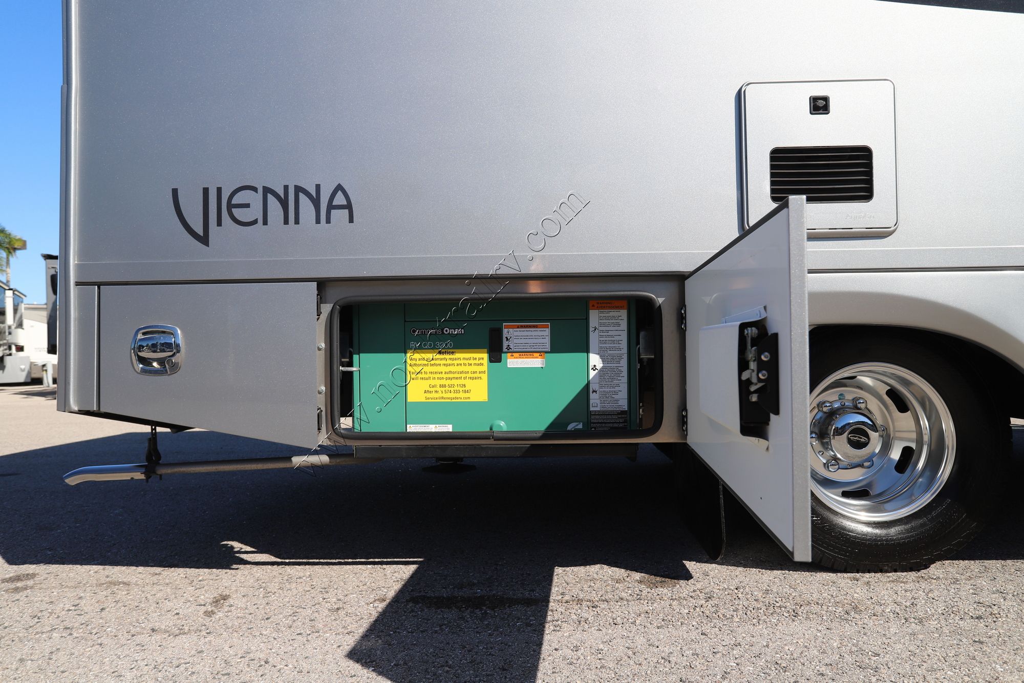 Used 2023 Renegade Rv Vienna 25FWC Class C  For Sale