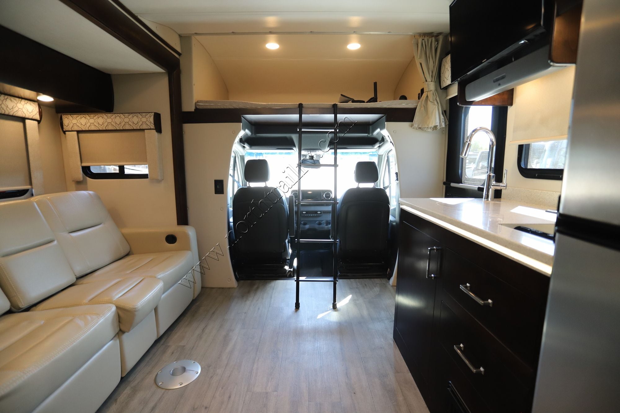 Used 2023 Renegade Rv Vienna 25FWC Class C  For Sale