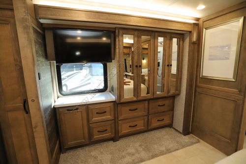2025 Tiffin Motor Homes Phaeton 37BH