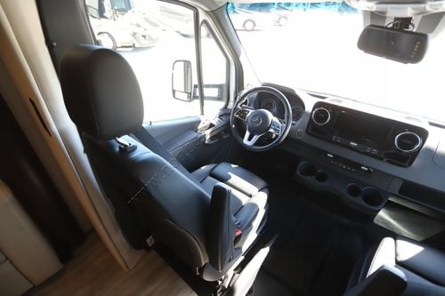 2023 Renegade Rv Vienna 25FWC