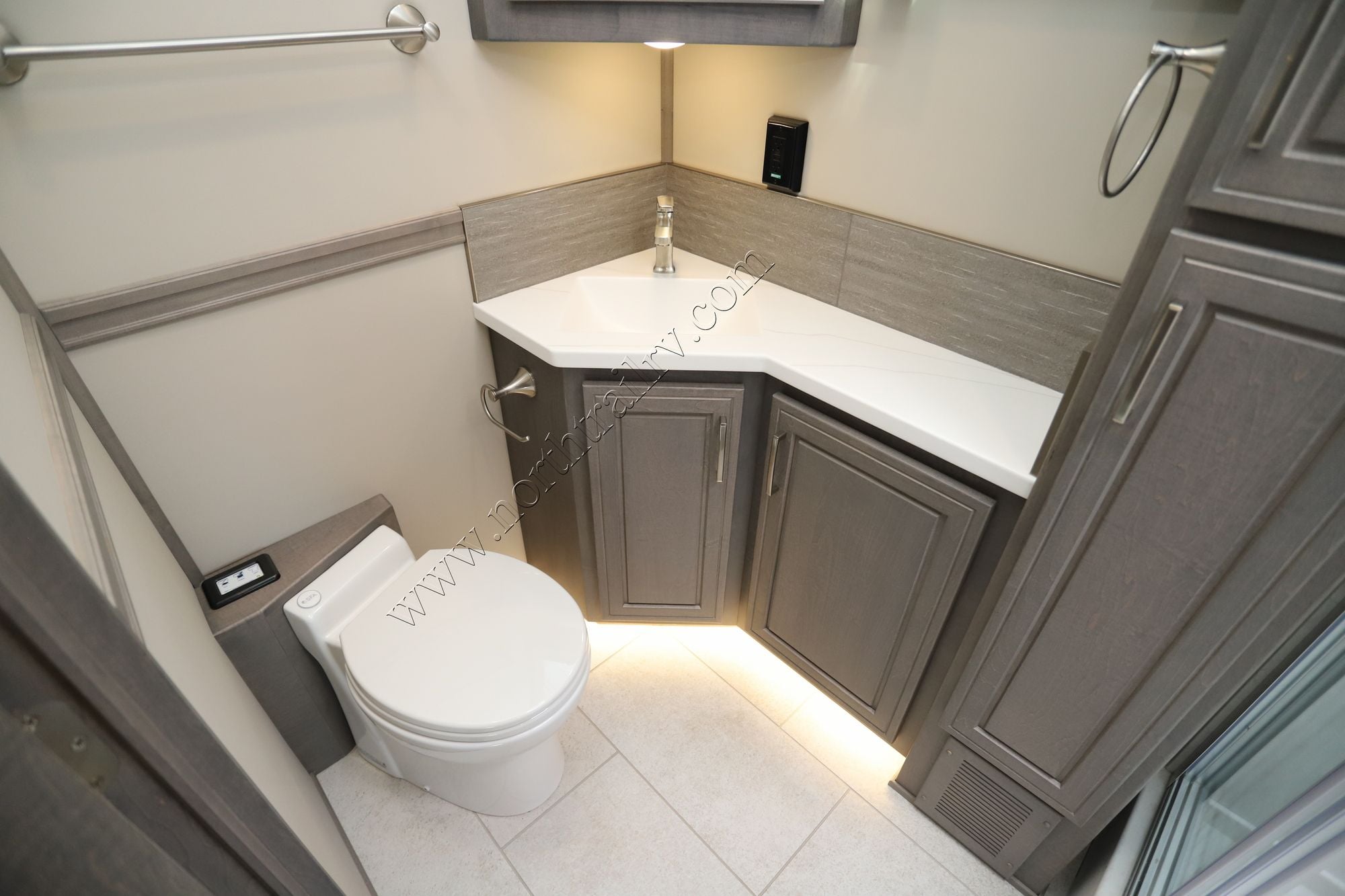 New 2026 Renegade Rv Explorer 40EBH Super C  For Sale