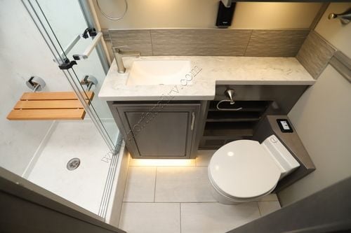 2025 Renegade Rv Explorer 38EMB