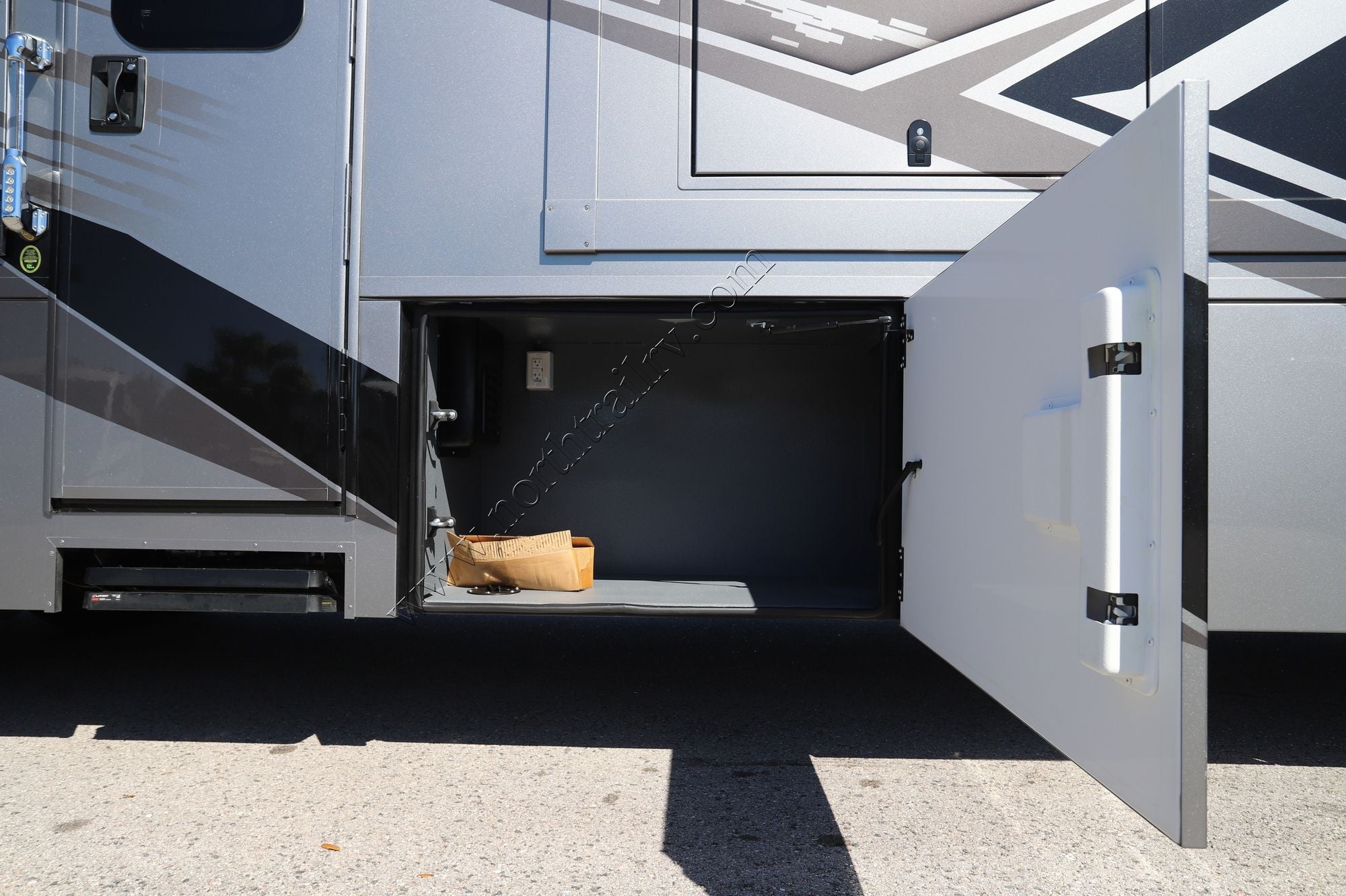 New 2026 Renegade Rv Explorer 40EBH Super C  For Sale