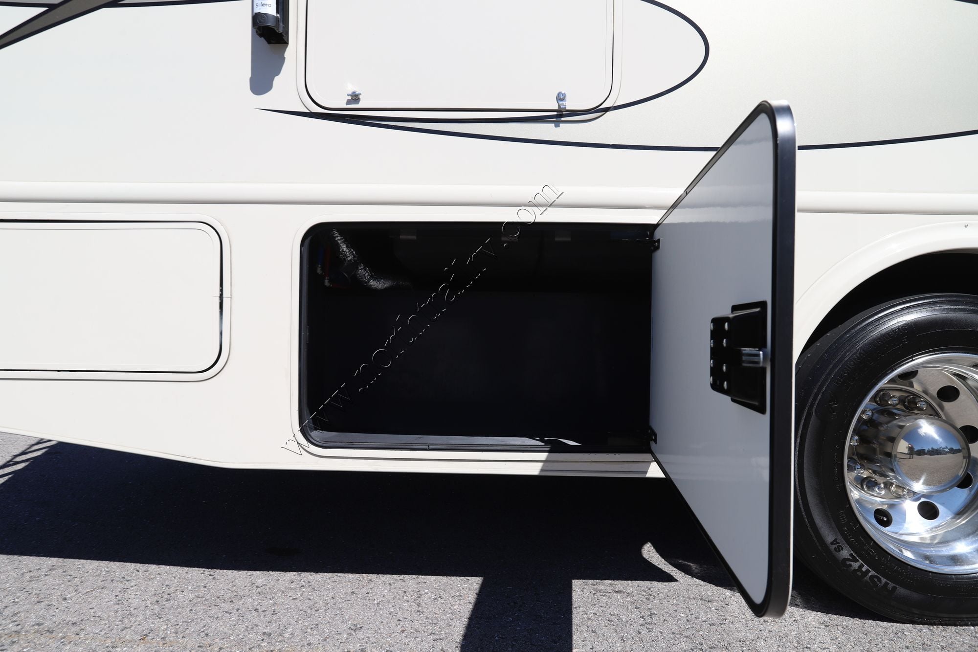 Used 2023 Nexus Wraith 32W Super C  For Sale