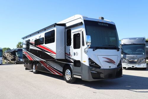 2025 Tiffin Motor Homes Phaeton 37BH