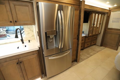 2025 Tiffin Motor Homes Phaeton 37BH