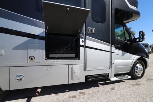 2023 Renegade Rv Vienna 25FWC