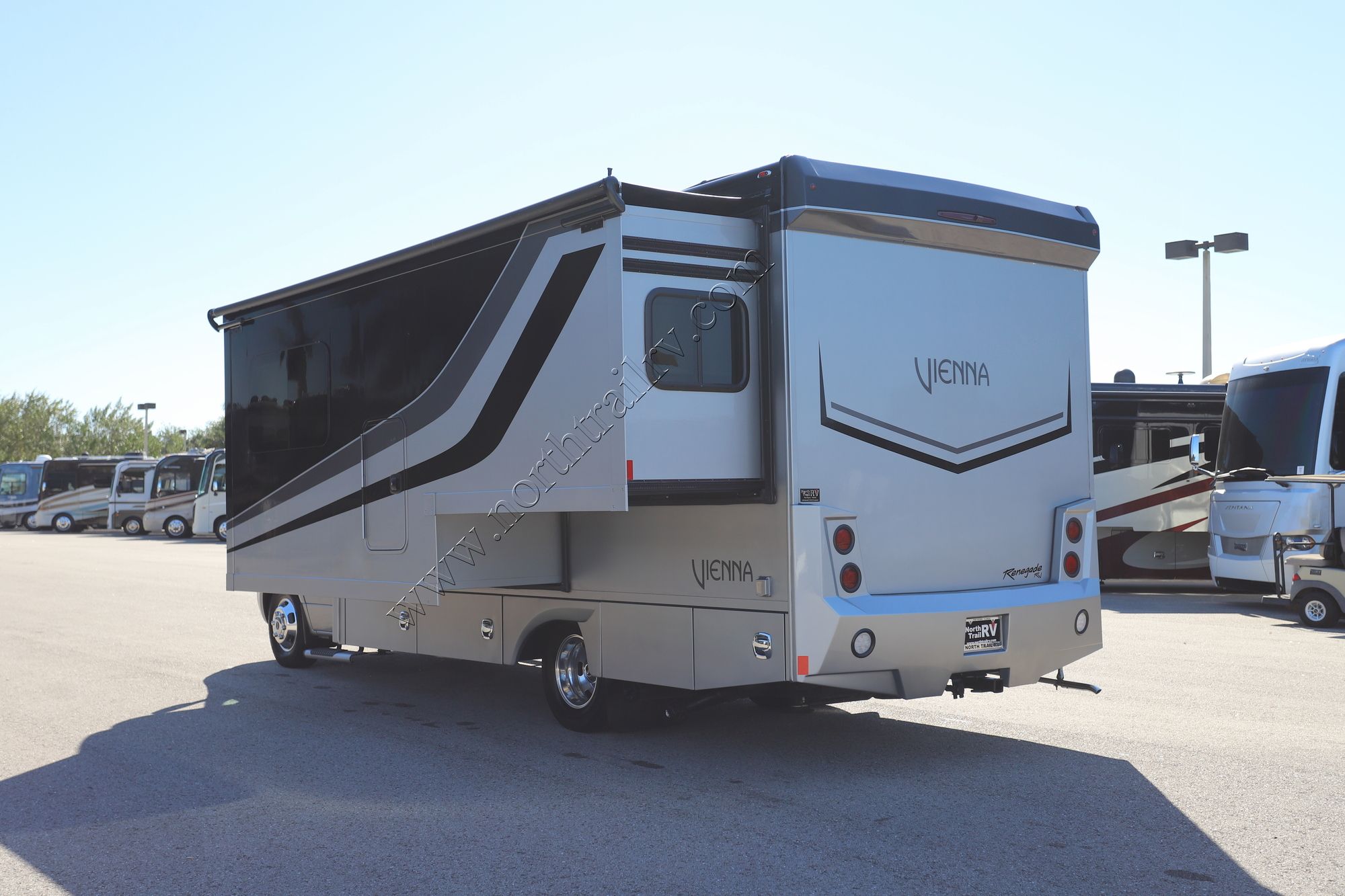 Used 2023 Renegade Rv Vienna 25FWC Class C  For Sale
