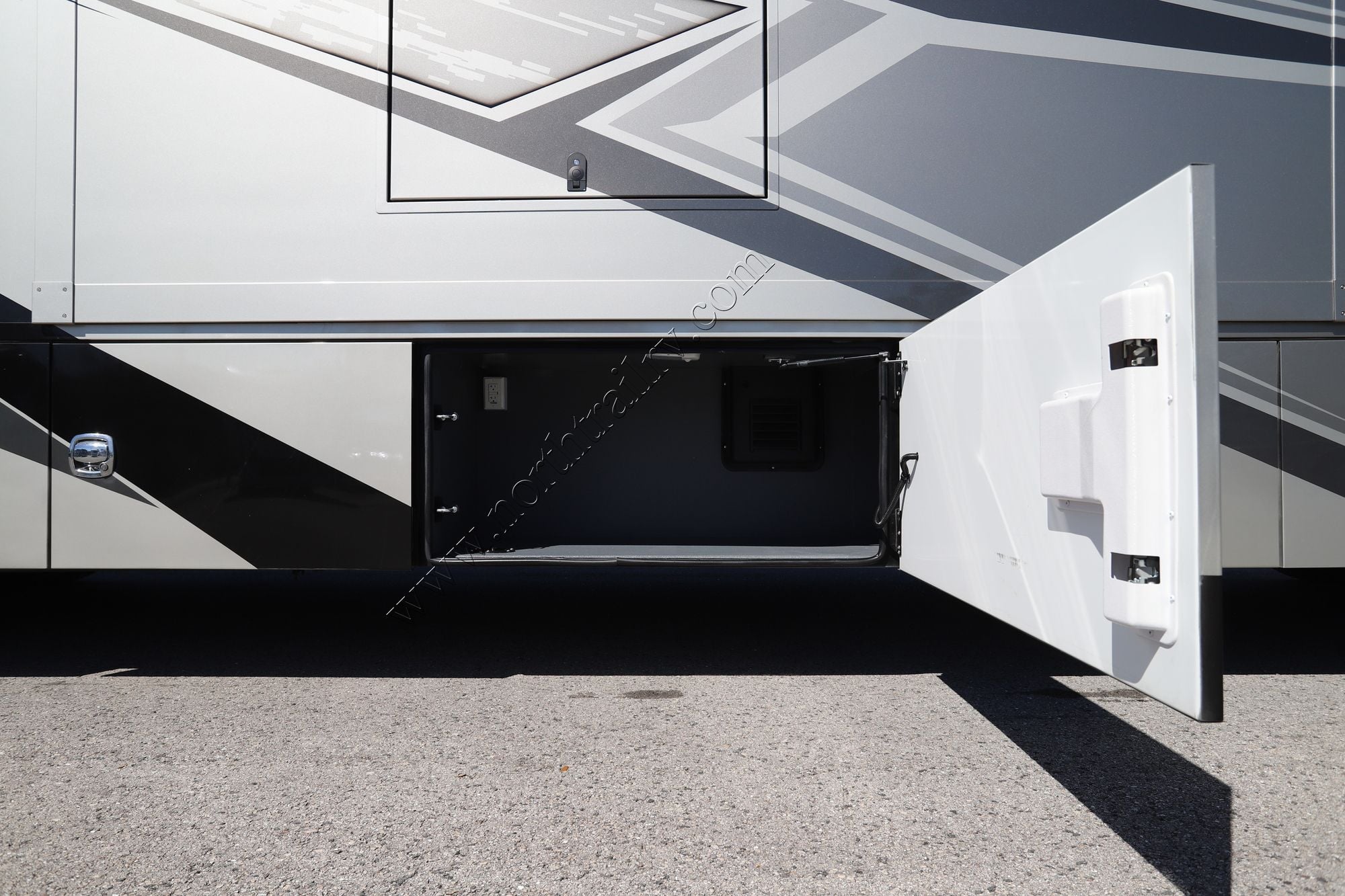 Used 2025 Renegade Rv Explorer 38EMB Super C  For Sale