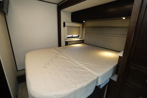 2023 Renegade Rv Vienna 25FWC