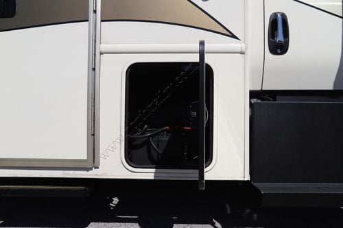 2023 Nexus Wraith 32W