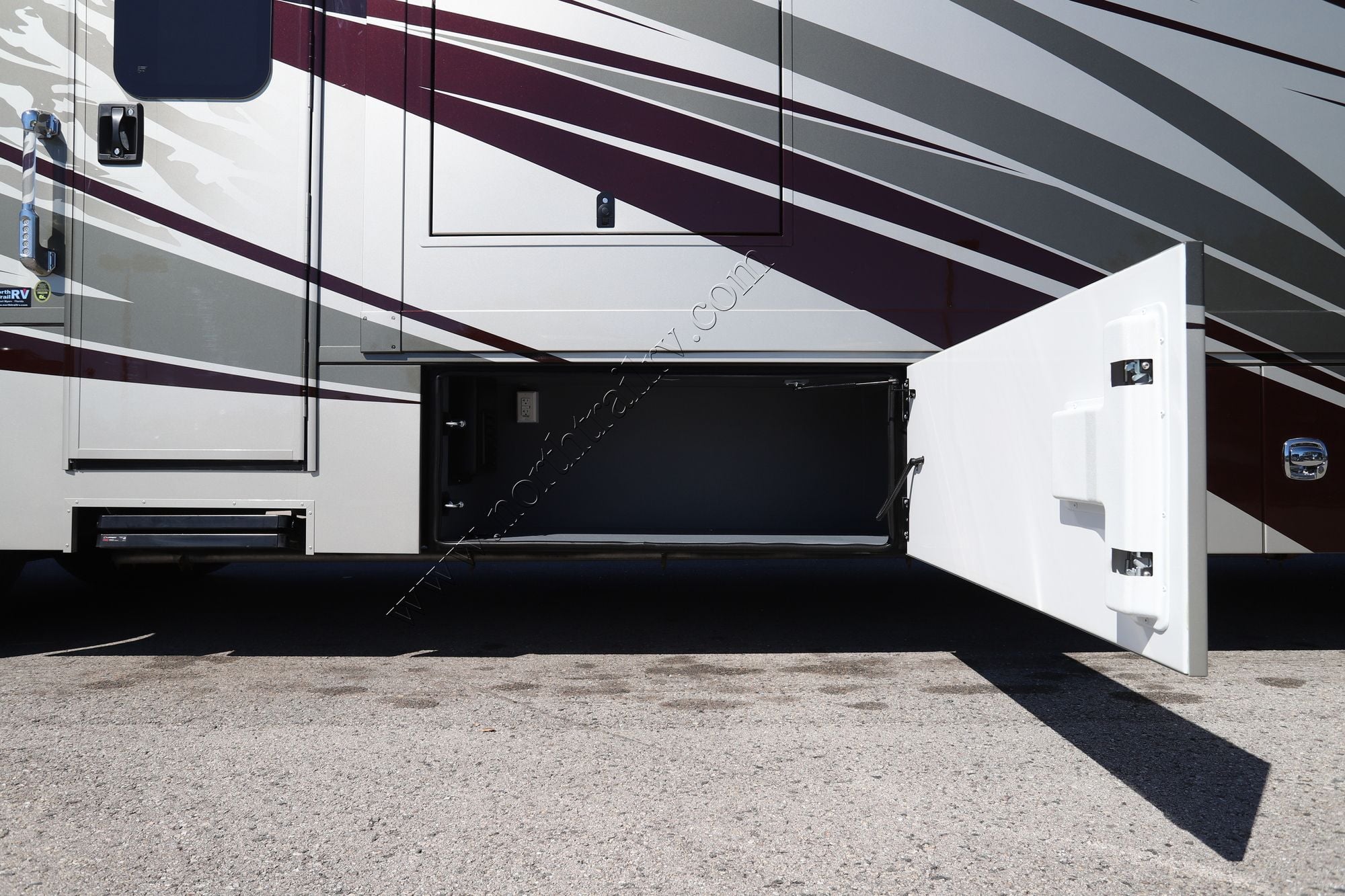 New 2026 Renegade Rv Verona Le 40LRB Super C  For Sale