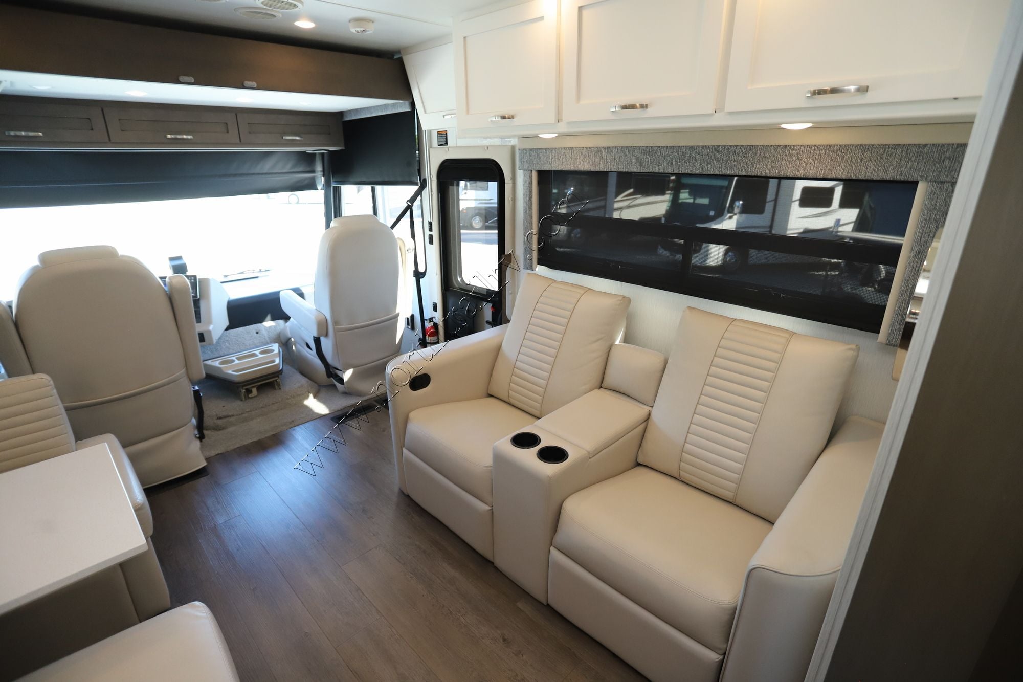 Used 2025 Newmar Bay Star 3016 Class A  For Sale