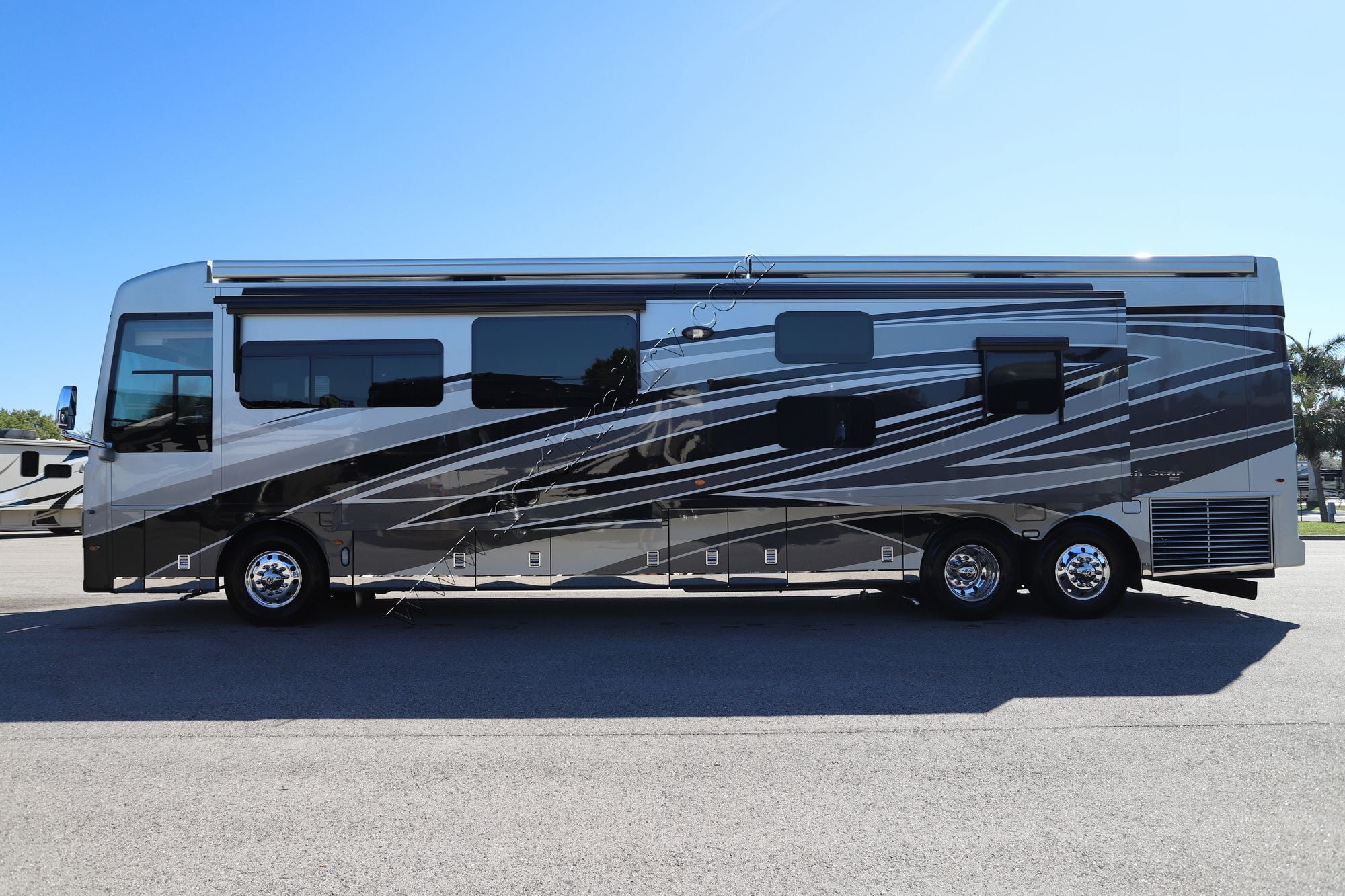 Used 2023 Newmar Dutch Star 4326 Class A  For Sale