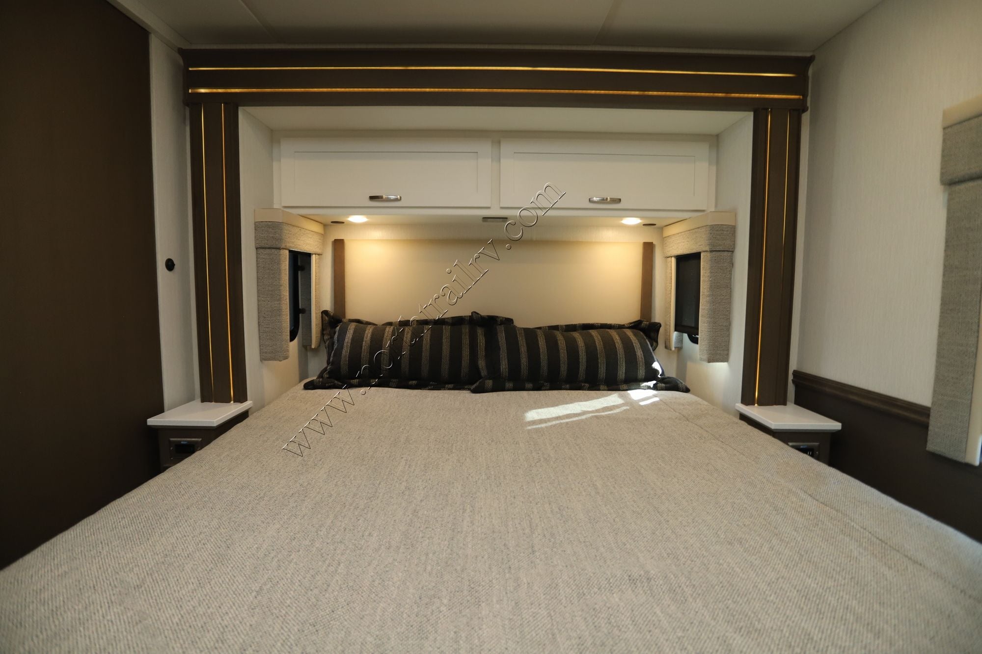 Used 2025 Newmar Bay Star 3016 Class A  For Sale