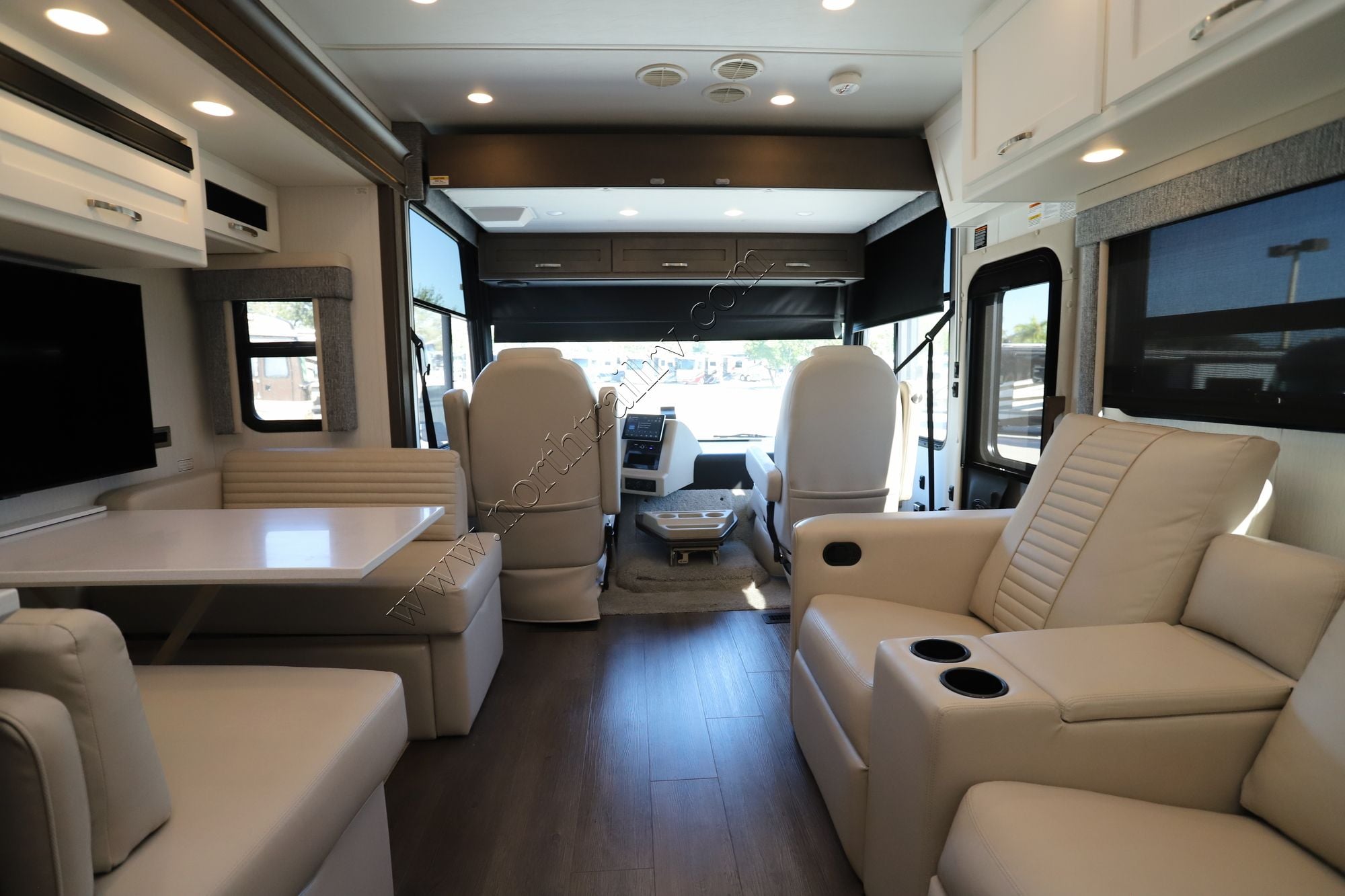 Used 2025 Newmar Bay Star 3016 Class A  For Sale