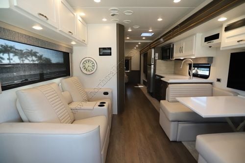 2025 Newmar Bay Star 3016