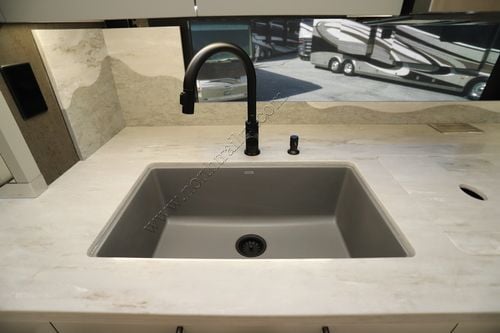 2026 Tiffin Motor Homes Zephyr 45PZ