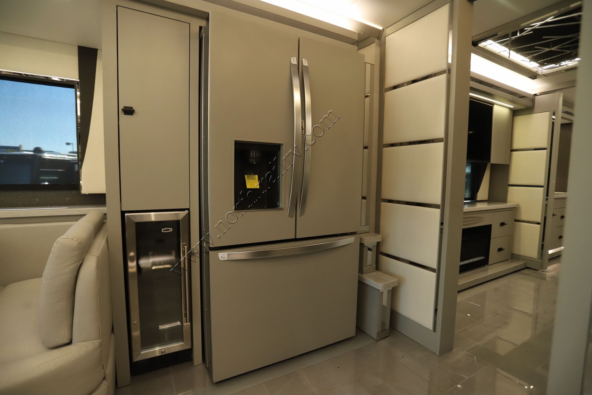 New 2026 Tiffin Motor Homes Zephyr 45PZ Class A  For Sale