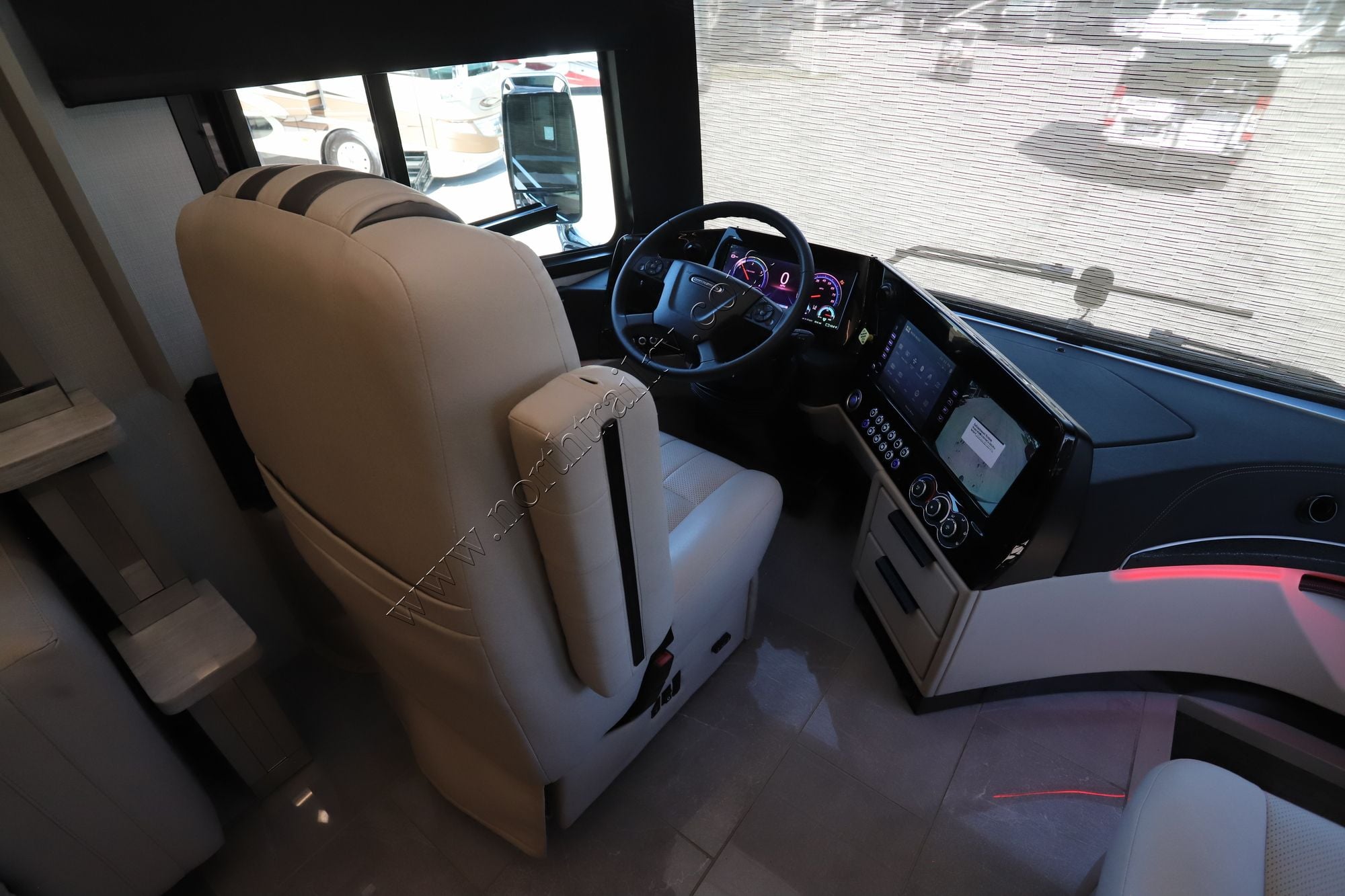 New 2026 Tiffin Motor Homes Zephyr 45PZ Class A  For Sale