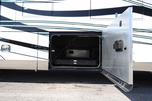 2026 Tiffin Motor Homes Zephyr 45PZ