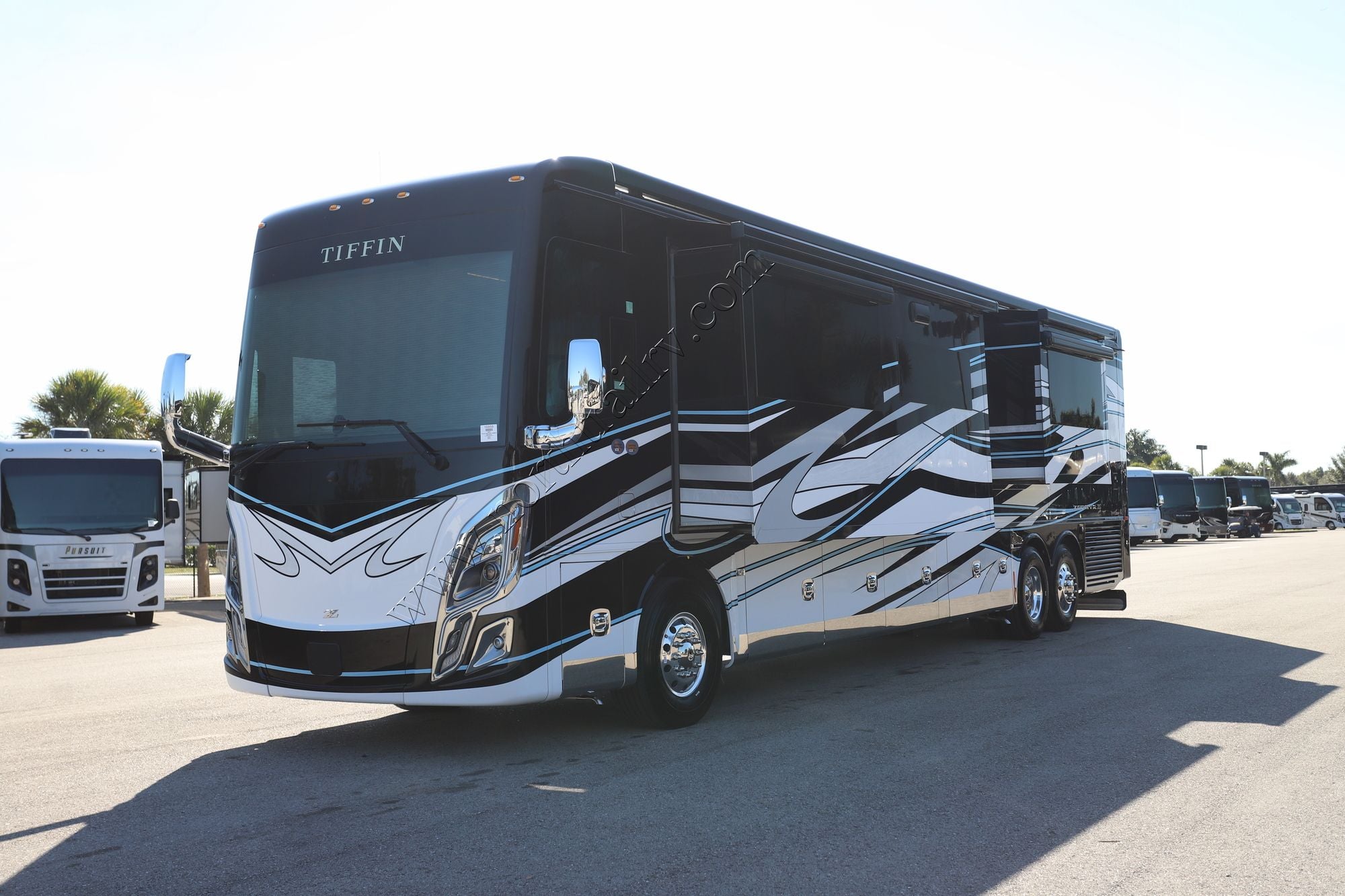 New 2026 Tiffin Motor Homes Zephyr 45PZ Class A  For Sale