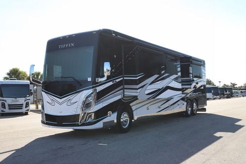 2026 Tiffin Motor Homes Zephyr 45PZ