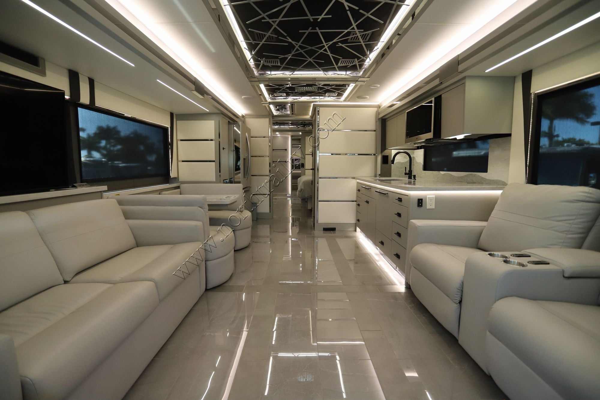 New 2026 Tiffin Motor Homes Zephyr 45PZ Class A  For Sale