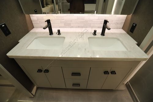 2026 Tiffin Motor Homes Zephyr 45PZ