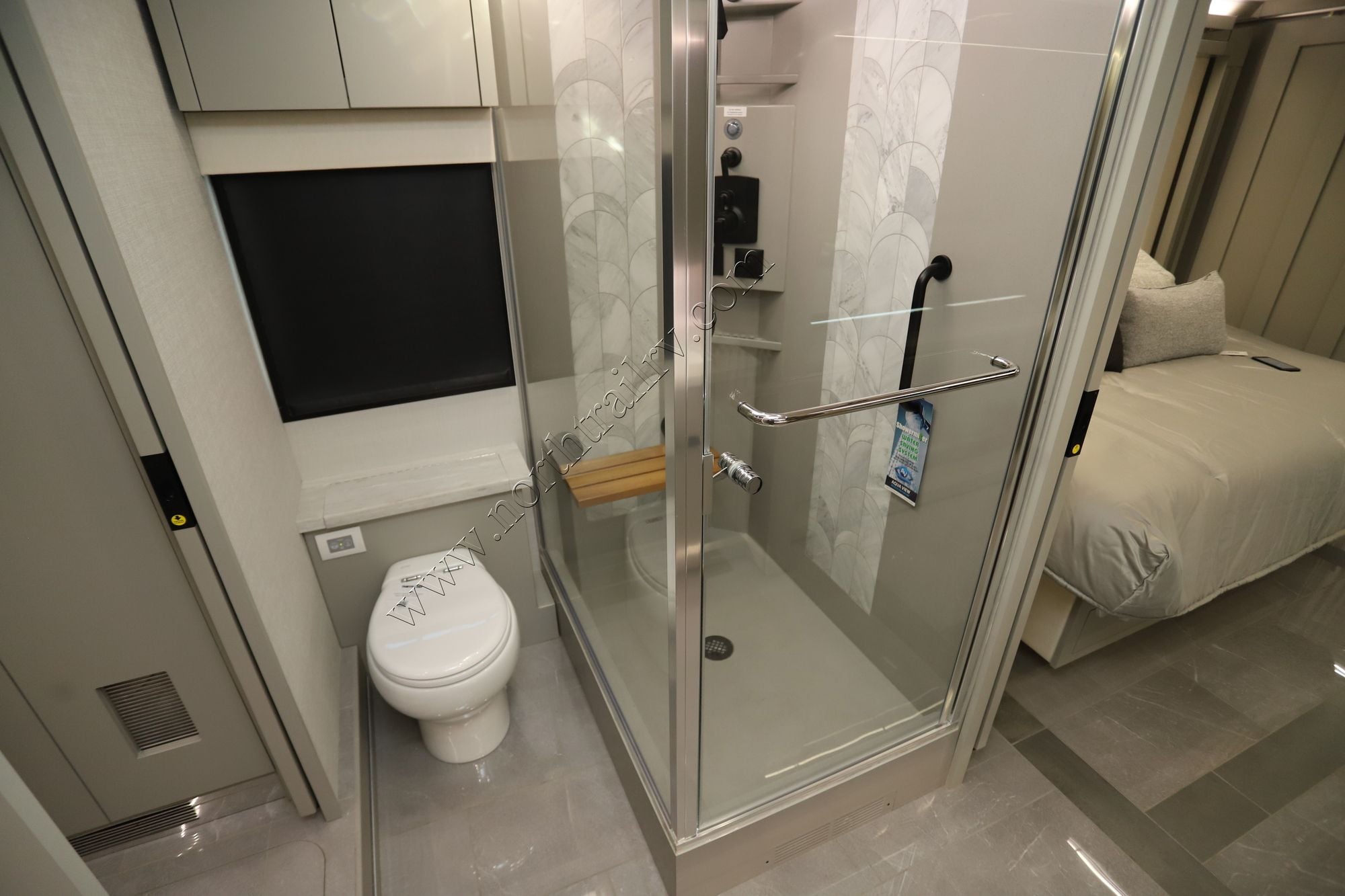 New 2026 Tiffin Motor Homes Zephyr 45PZ Class A  For Sale