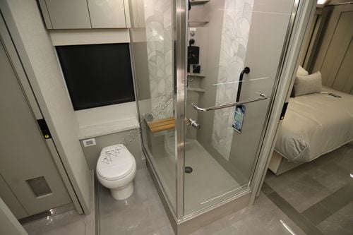 2026 Tiffin Motor Homes Zephyr 45PZ