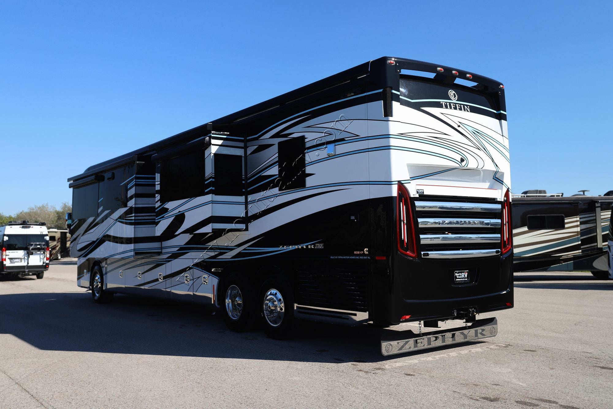 New 2026 Tiffin Motor Homes Zephyr 45PZ Class A  For Sale