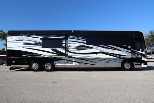 2026 Tiffin Motor Homes Zephyr 45PZ