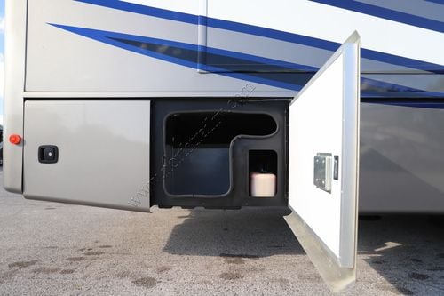 2017 Holiday Rambler Vacationer 35K