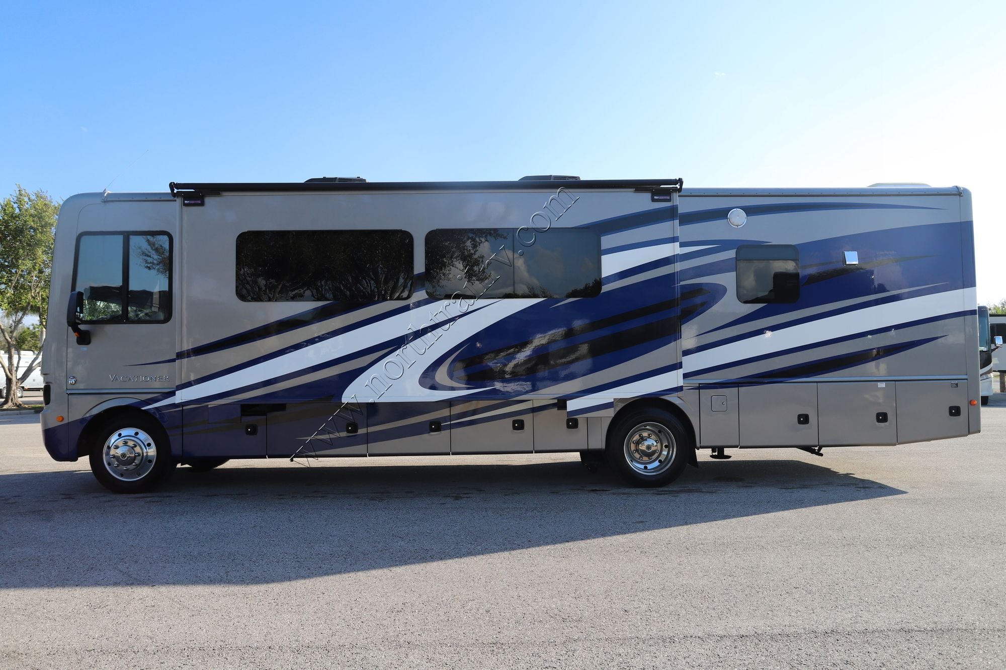 Used 2017 Holiday Rambler Vacationer 35K Class A  For Sale
