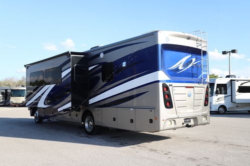 2017 Holiday Rambler Vacationer 35K